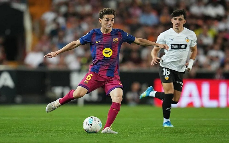 Barca's defensive midfielders: Outstanding names defining the midfield identity. 4 image 6